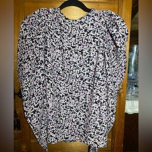 H&M floral blouse size m. Puffy shoulders, euc